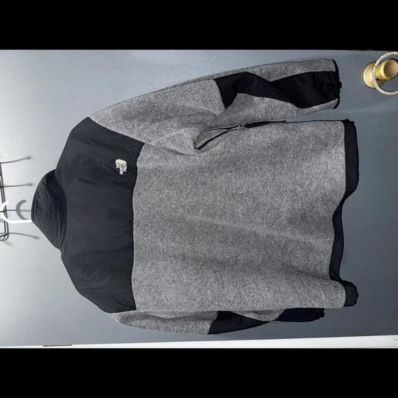 The North Face Fleece Jacket - Large Black and Gray - Picture 2 of 3